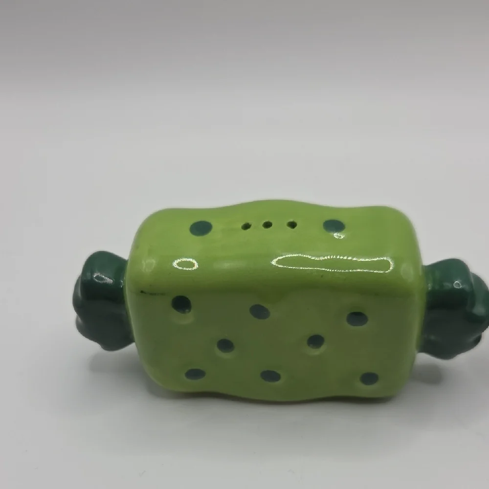 Vintage salt pepper